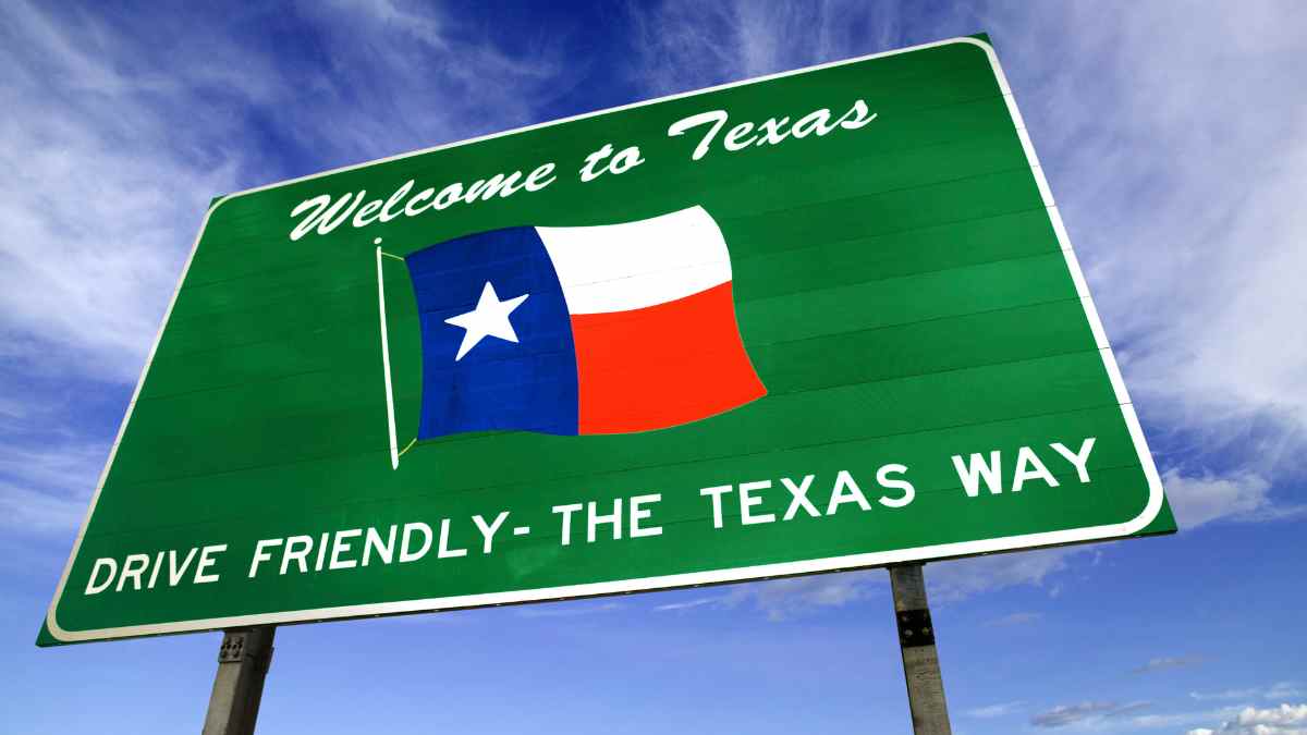 Welcome To Texas highway sign